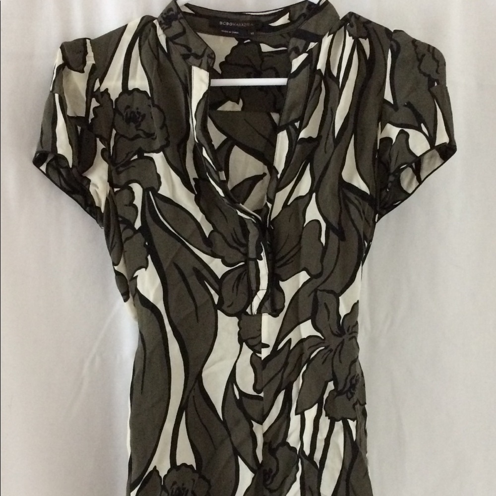 BCBG❤️Sexy ❤️ and stylish Women’s blouse.